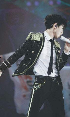 台湾小凯哥爆料王俊凯视频,王俊凯幕后视频曝光，网友热议不已！  第2张